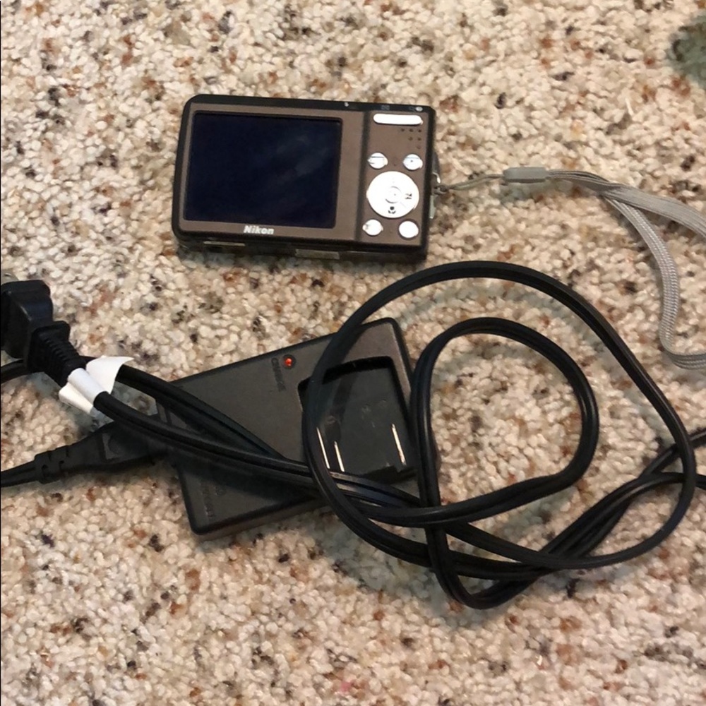 Nikon camera - Picture 3 of 4